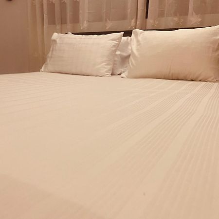 Mila Boutique Airport Hotel Seeduwa Bagian luar foto