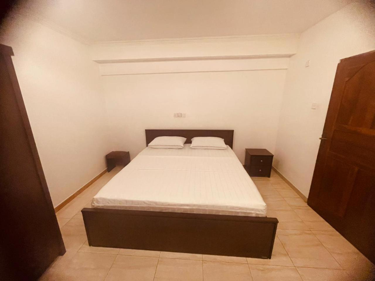 Mila Boutique Airport Hotel Seeduwa Bagian luar foto