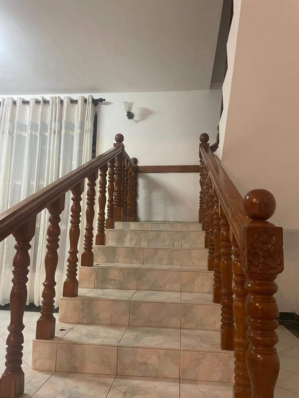 Mila Boutique Airport Hotel Seeduwa Bagian luar foto