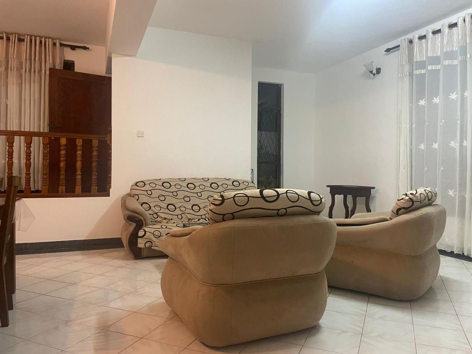 Mila Boutique Airport Hotel Seeduwa Bagian luar foto